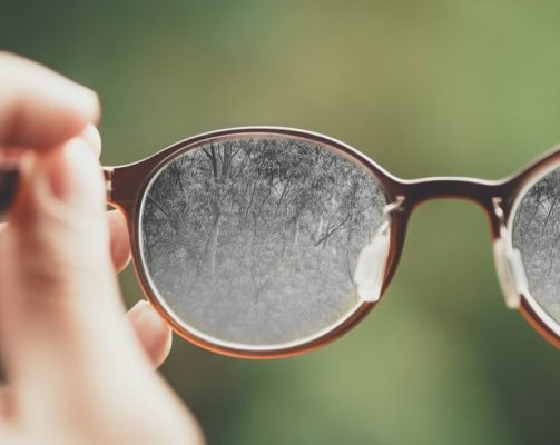 ver através de óculos daltónicos
