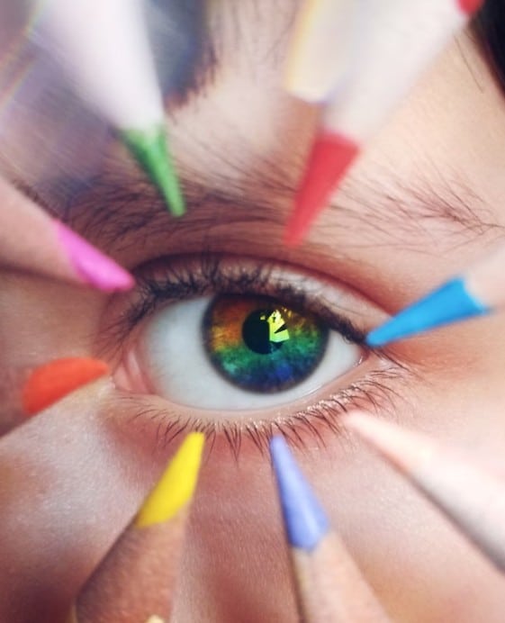 De gevaren van slapen met contactlenzen in