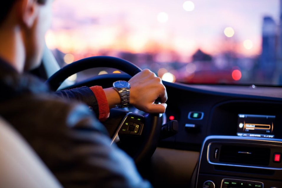 безопасное вождение для водителей с дейтеранопсией